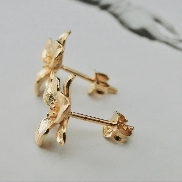24K Yellow Gold over Sterling Silver Floral Stud Earrings - Picture 4 of 5